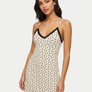 Vanilla Sweetheart Lace Nightdress