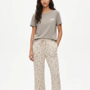 Vanilla Love T-Shirt & Heart Print Capri Pajama Set